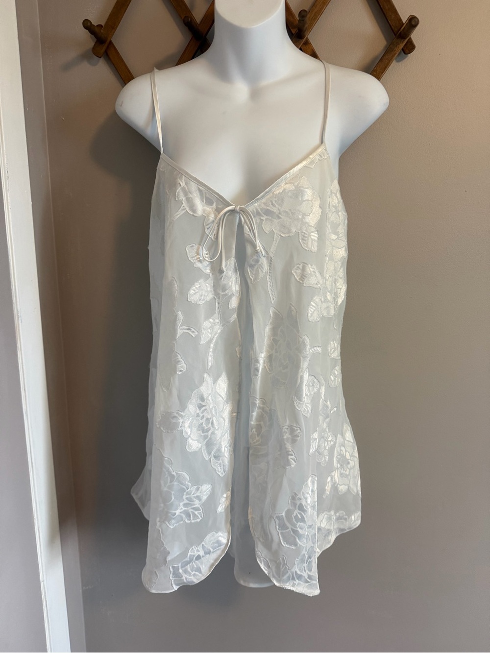 Vintage Jones New York White Burnout Floral Sheer Flyaway Chemise Lingerie XL